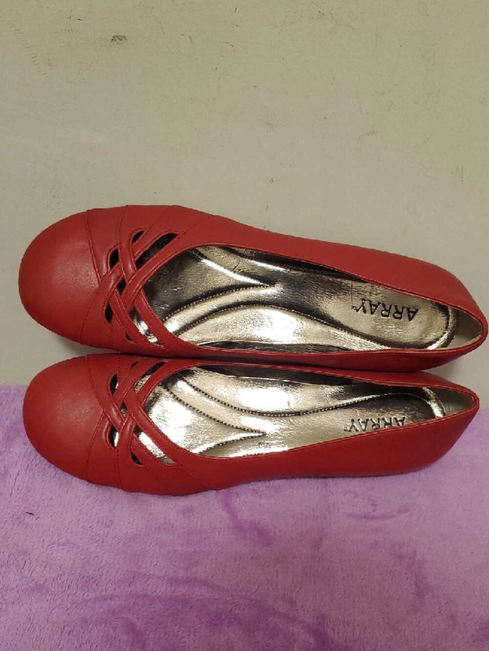 Array Red Women's Crisscross Ballet Flats - Picture 4 of 7